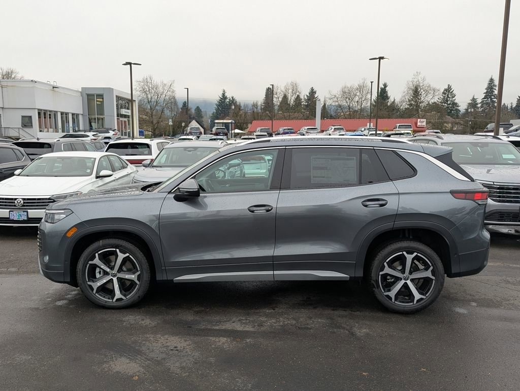 New 2026 Volkswagen Tiguan SE image 2