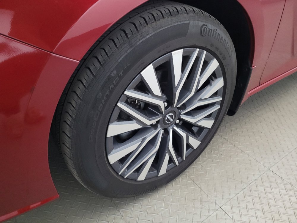 Used 2024 Nissan Altima 2.5 SV FWD image 31