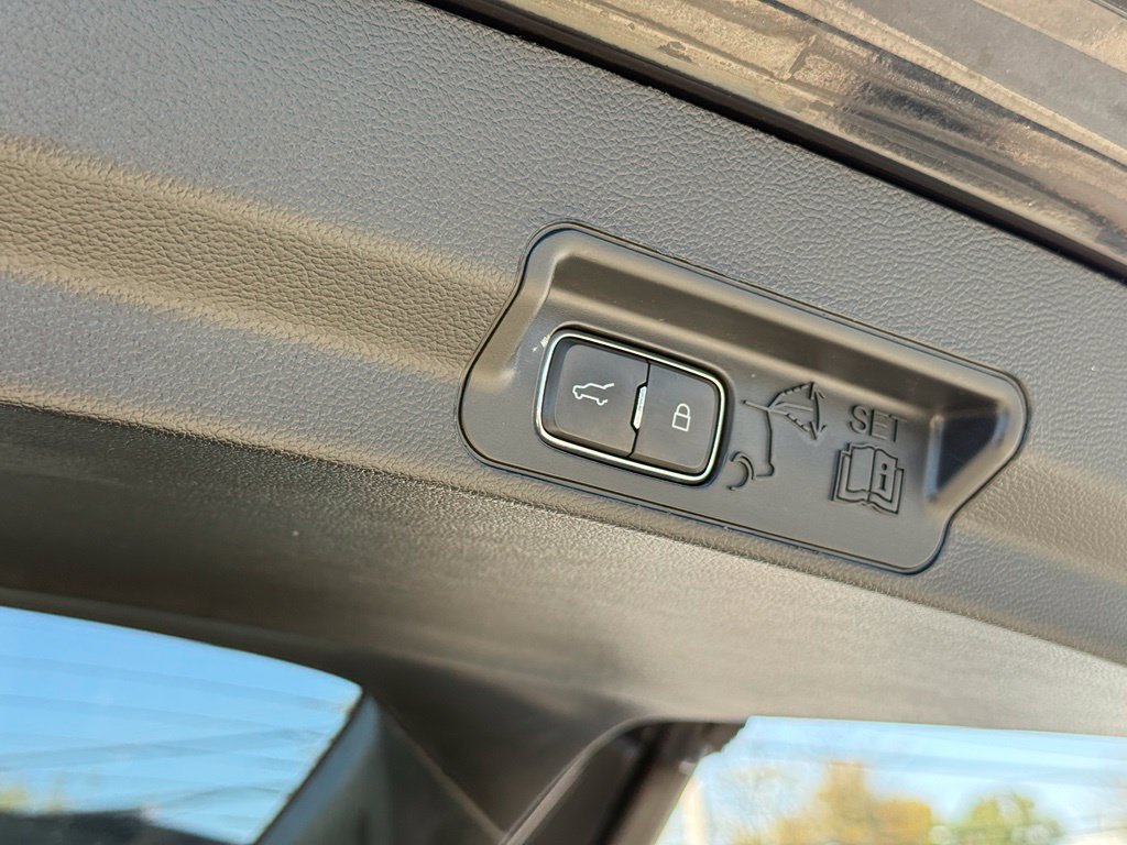 Used 2020 Ford Explorer Limited AWD/4WD image 28