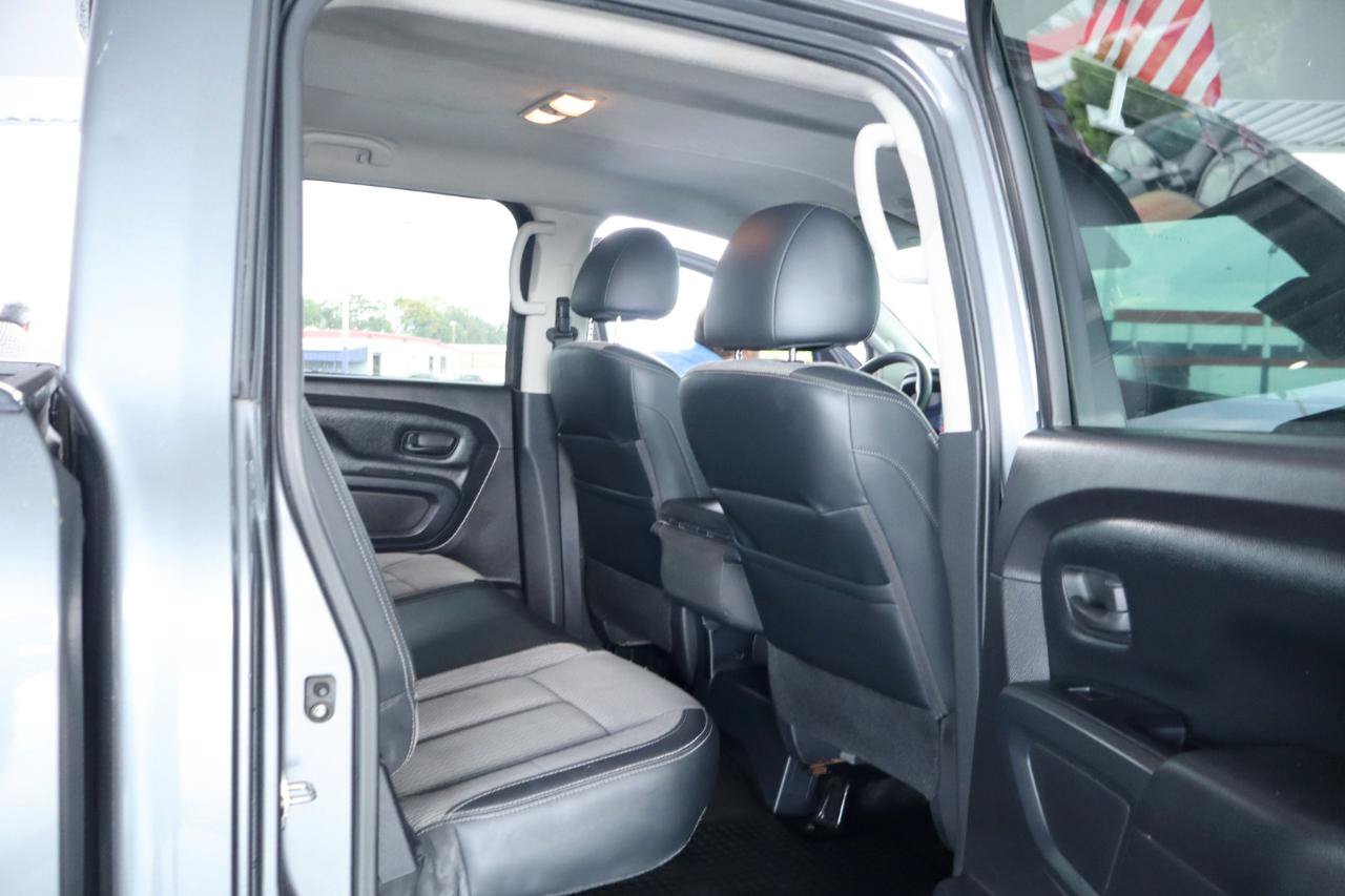 Used 2017 Nissan Titan S AWD/4WD image 32