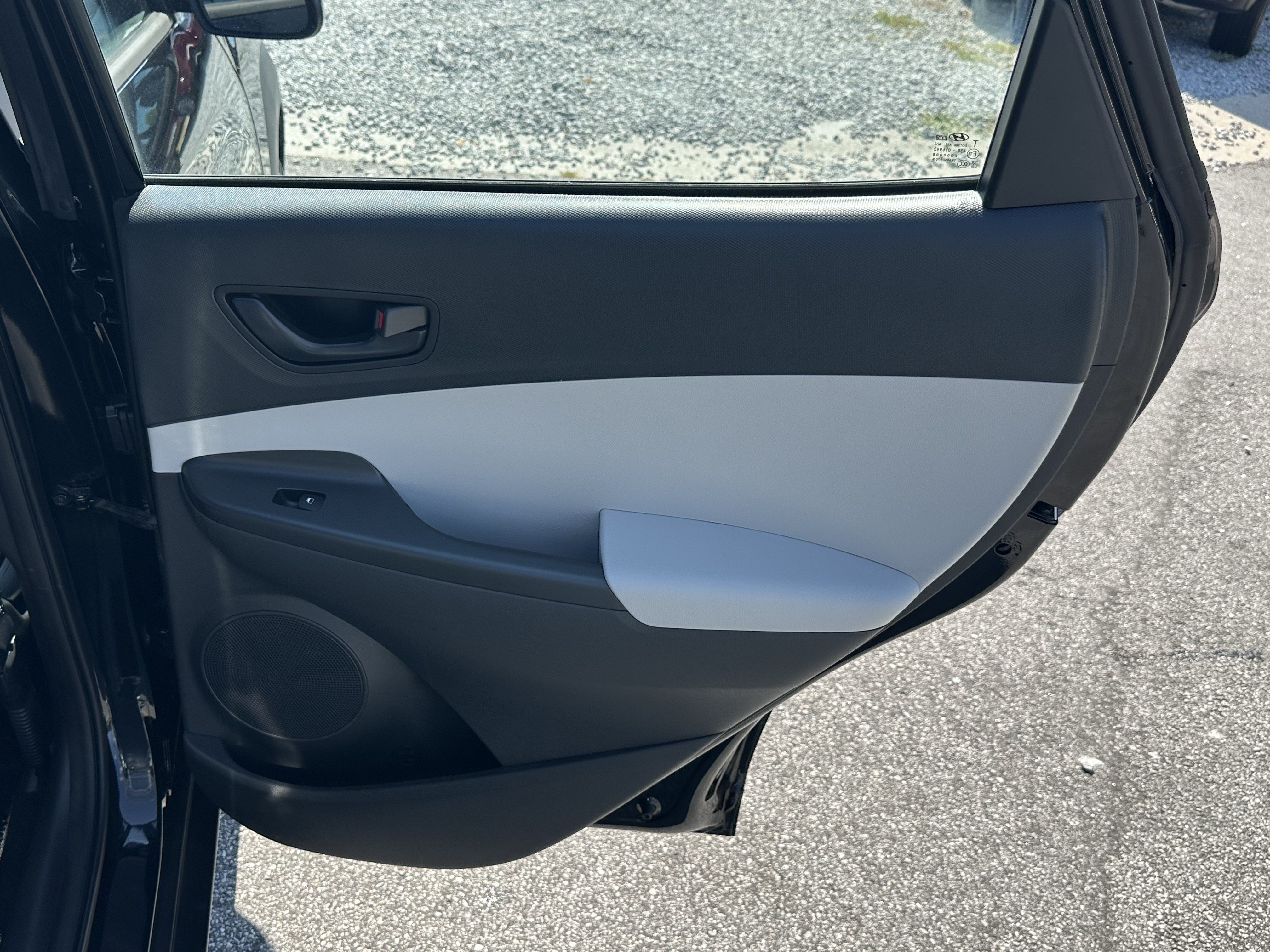 Used 2022 Hyundai Kona SE w/ Cargo Package FWD image 16