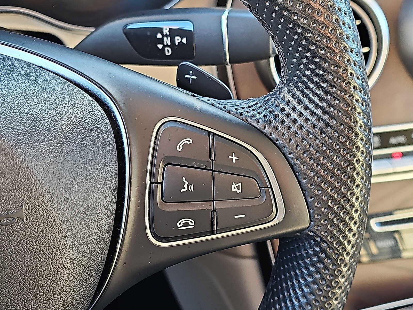 Used 2019 Mercedes-Benz GLC 350e 4MATIC image 25