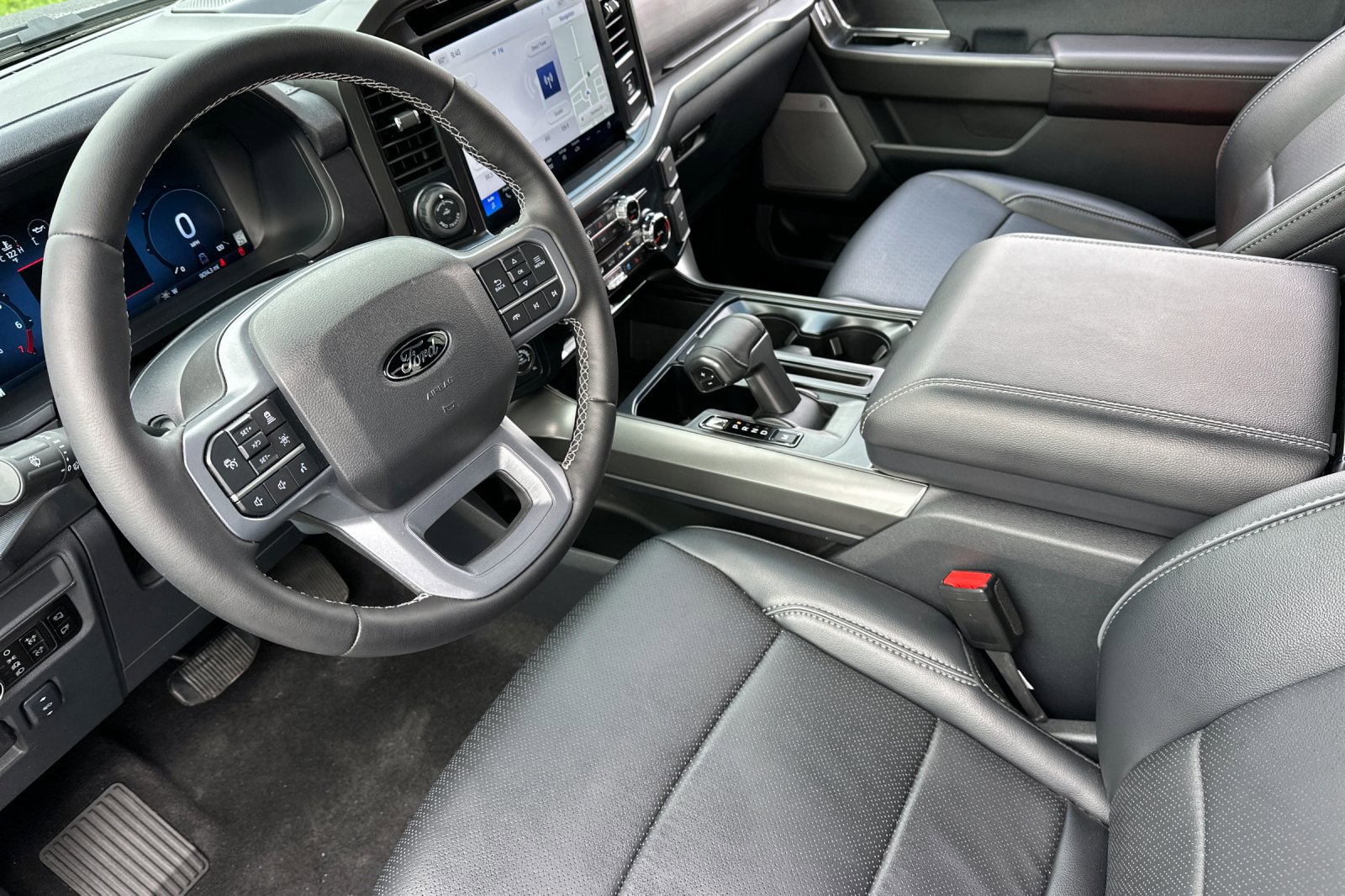 Used 2025 Ford F150 Lariat w/ Equipment Group 501A Mid image 8