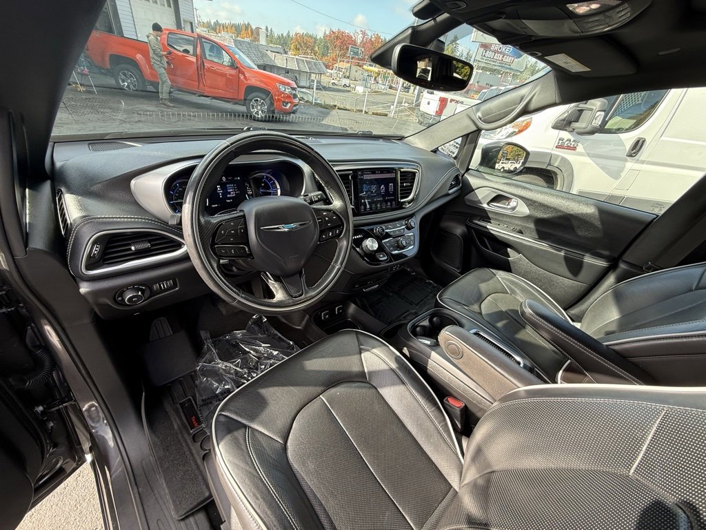 Used 2020 Chrysler Pacifica Limited w/ Advanced Safetytec Group image 18