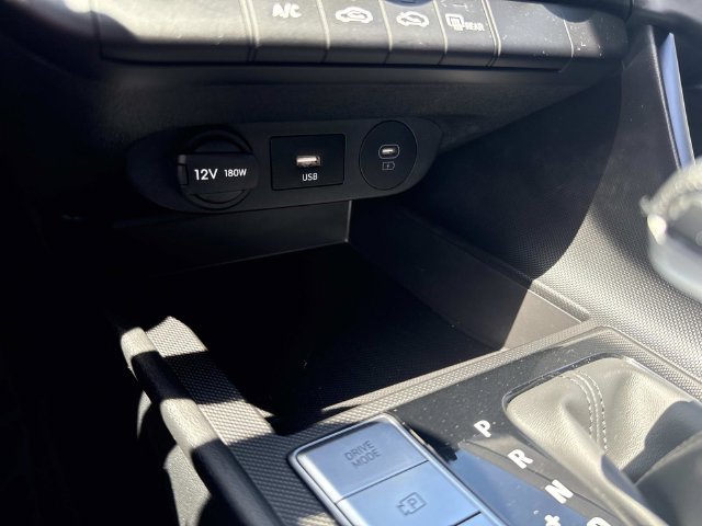 Certified 2026 Hyundai Elantra SE FWD image 29
