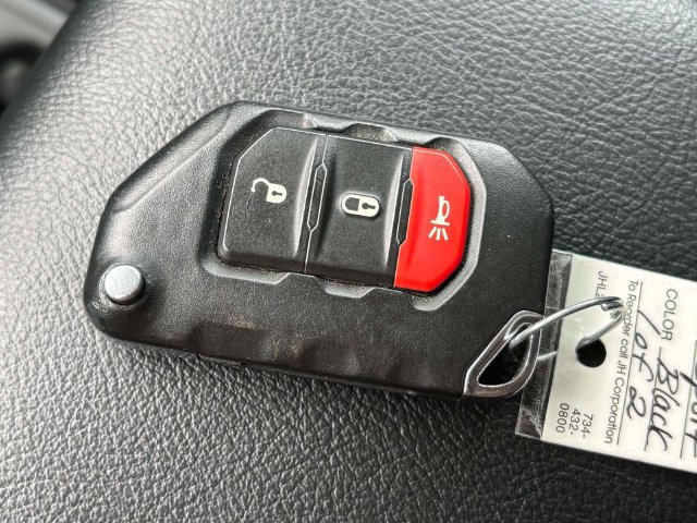 Used 2023 Jeep Gladiator Sport AWD/4WD image 18
