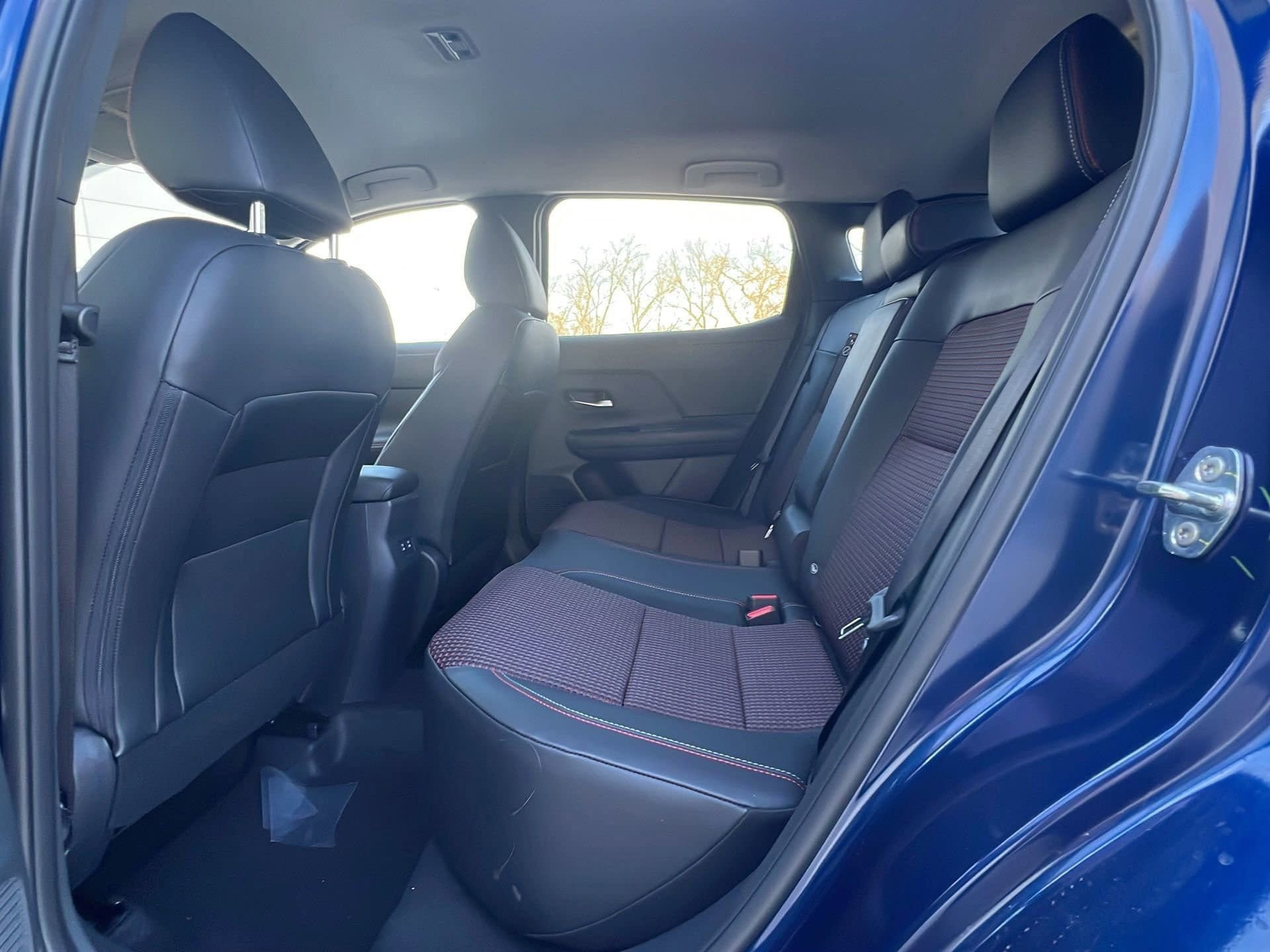New 2026 Nissan Kicks SR w/ Cold Weather Package FWD image 18