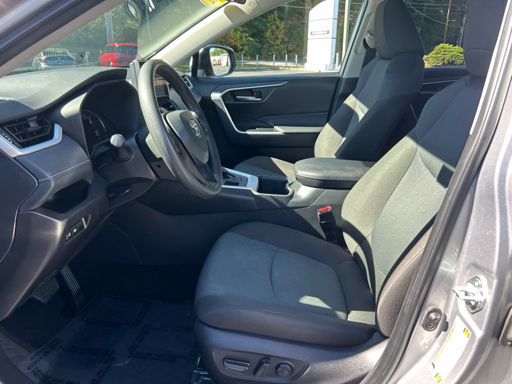 Certified 2025 Toyota RAV4 XLE AWD/4WD image 9