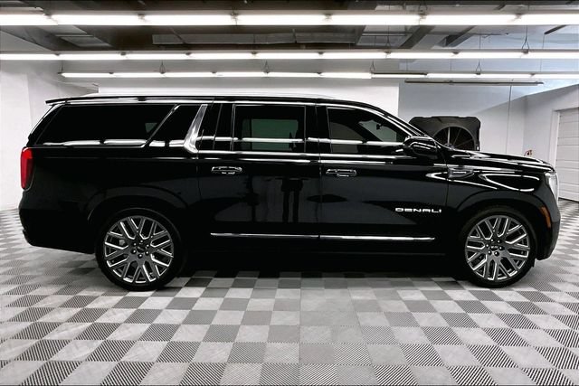 Used 2025 GMC Yukon XL Denali Ultimate w/ LPO, Floor Liner Package AWD/4WD image 15