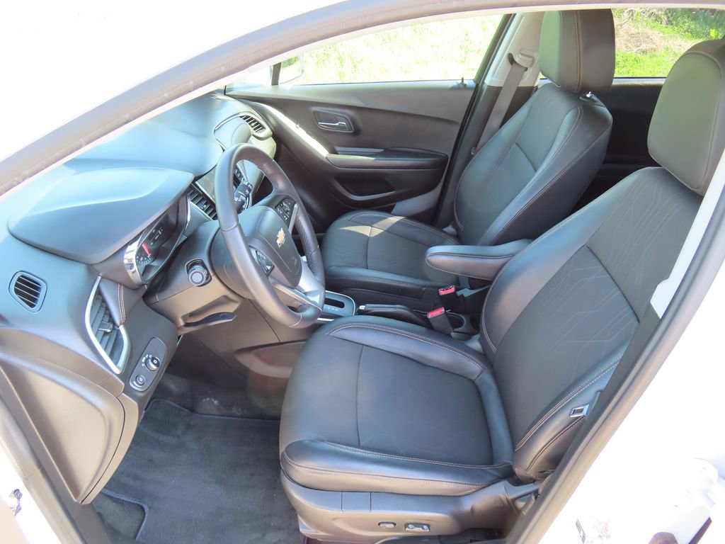 Certified 2022 Chevrolet Trax LT w/ Driver Confidence Package AWD/4WD image 21