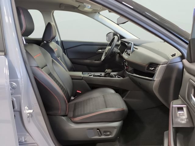 Used 2025 Nissan Rogue SV w/ Rock Creek Premium Package AWD/4WD image 13