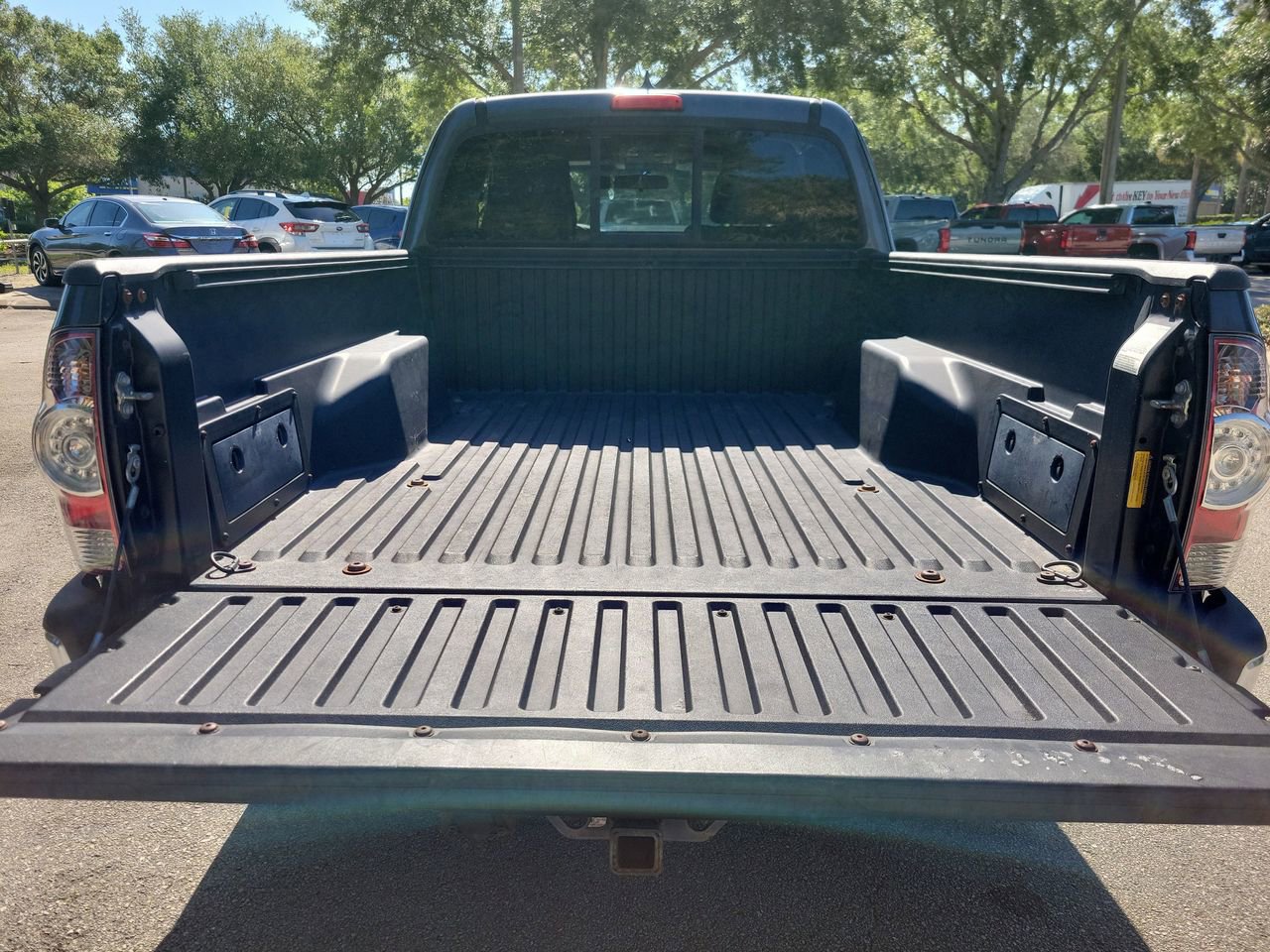 Used 2015 Toyota Tacoma PreRunner w/ SR5 Package image 8