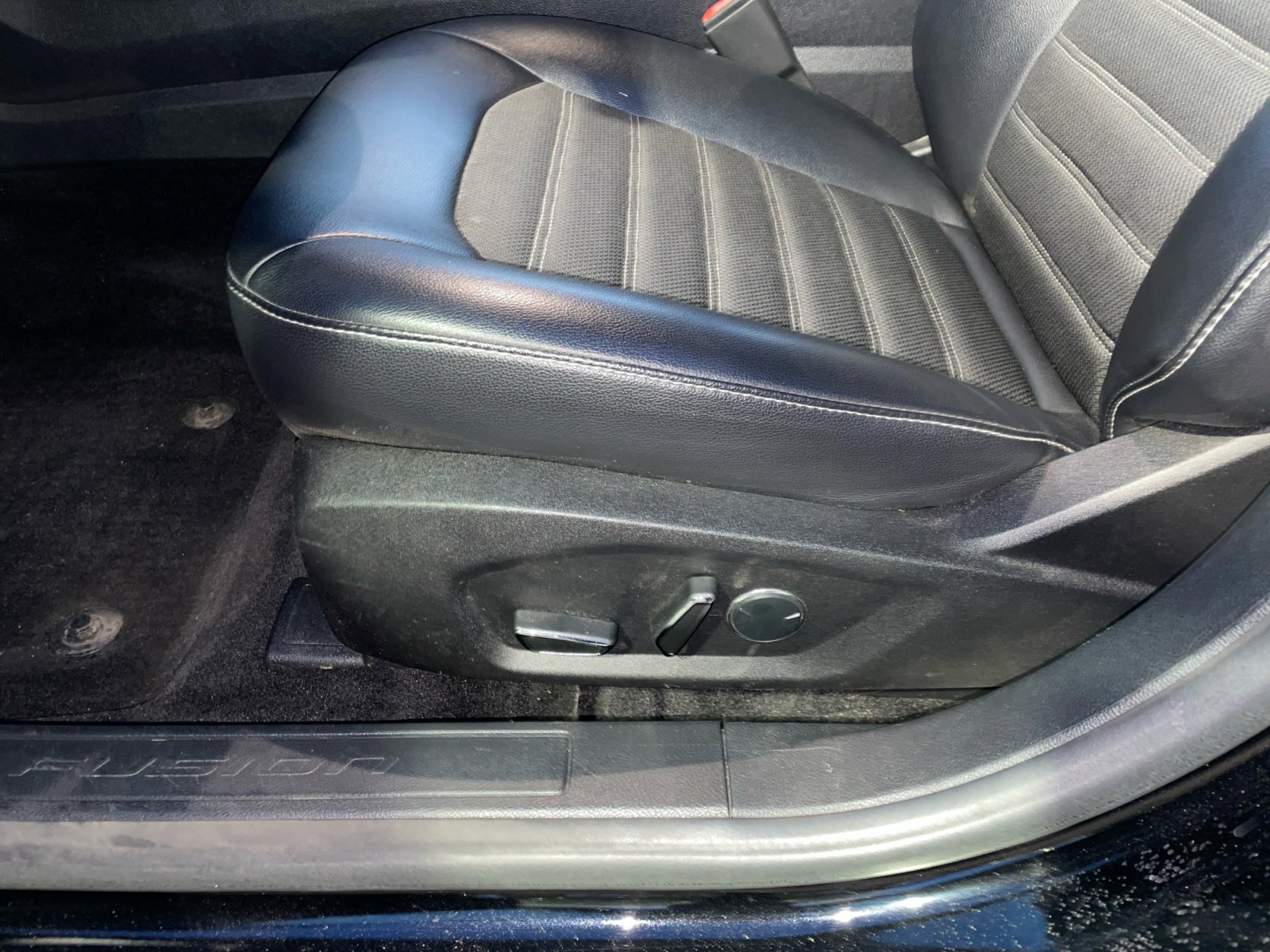 Used 2017 Ford Fusion SE w/ Equipment Group 201A AWD/4WD image 15