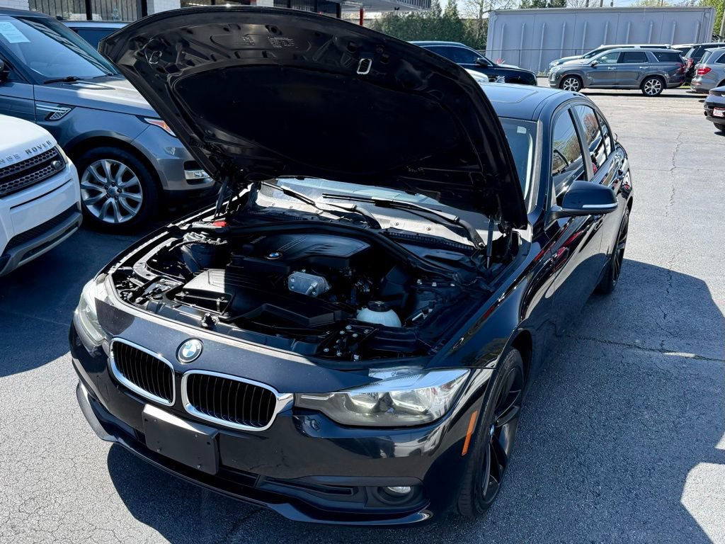Used 2016 BMW 320i Sedan RWD image 7