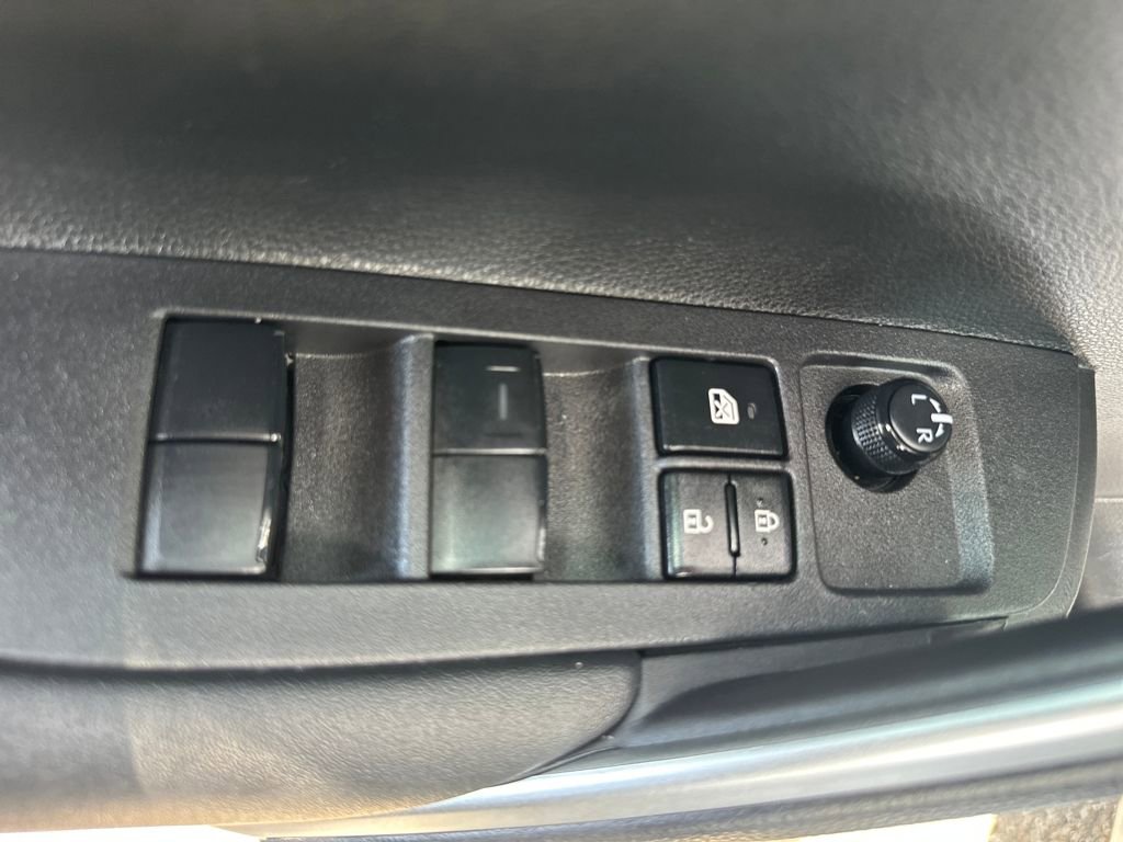 Used 2024 Toyota Corolla Cross XSE w/ Convenience Package image 29