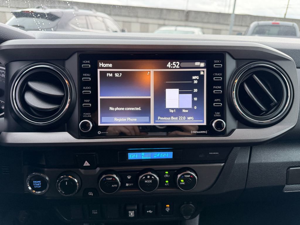 Used 2022 Toyota Tacoma TRD Off-Road image 15