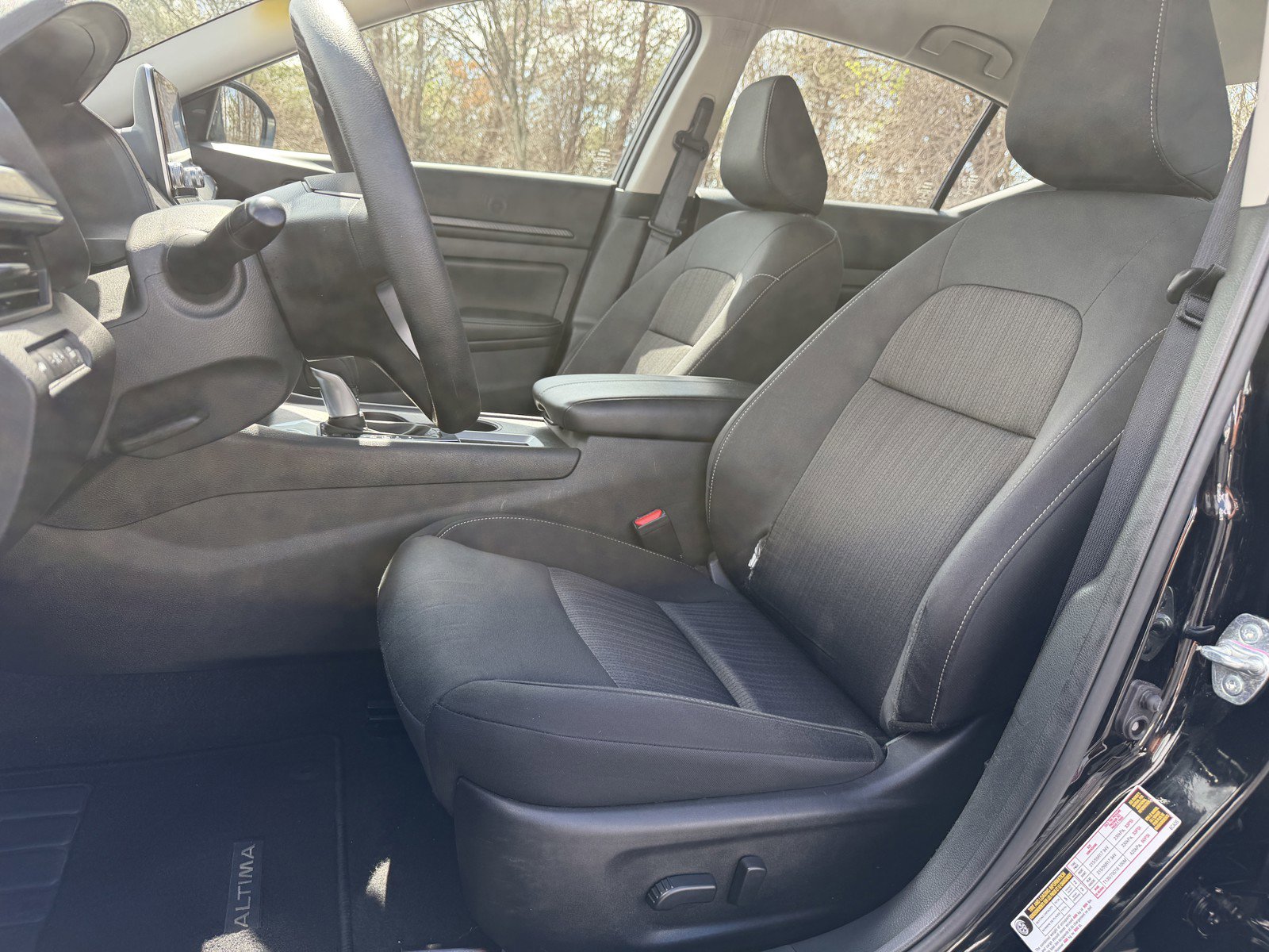 Used 2025 Nissan Altima 2.5 SV image 16