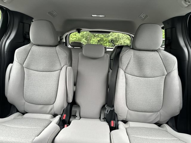 New 2026 Toyota Sienna LE AWD/4WD image 27