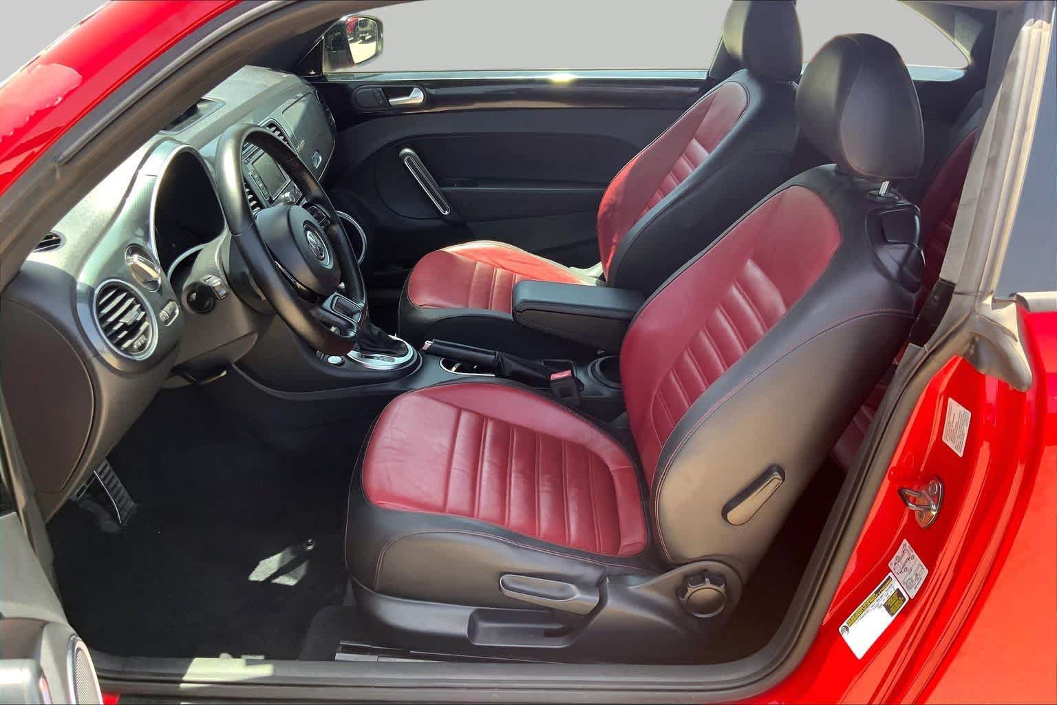 Used 2012 Volkswagen Beetle 2.0T FWD image 6