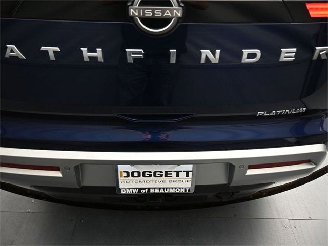 Used 2023 Nissan Pathfinder Platinum image 16