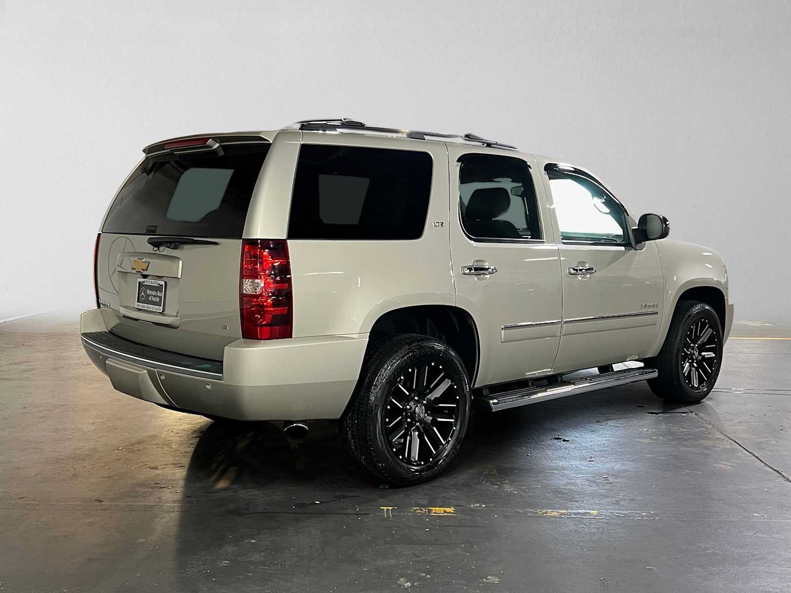 Used 2014 Chevrolet Tahoe LTZ AWD/4WD image 3