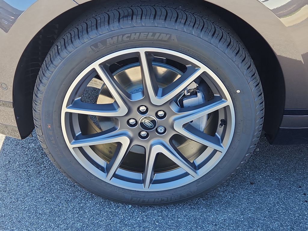 New 2026 Land Rover Range Rover Velar Dynamic SE image 9