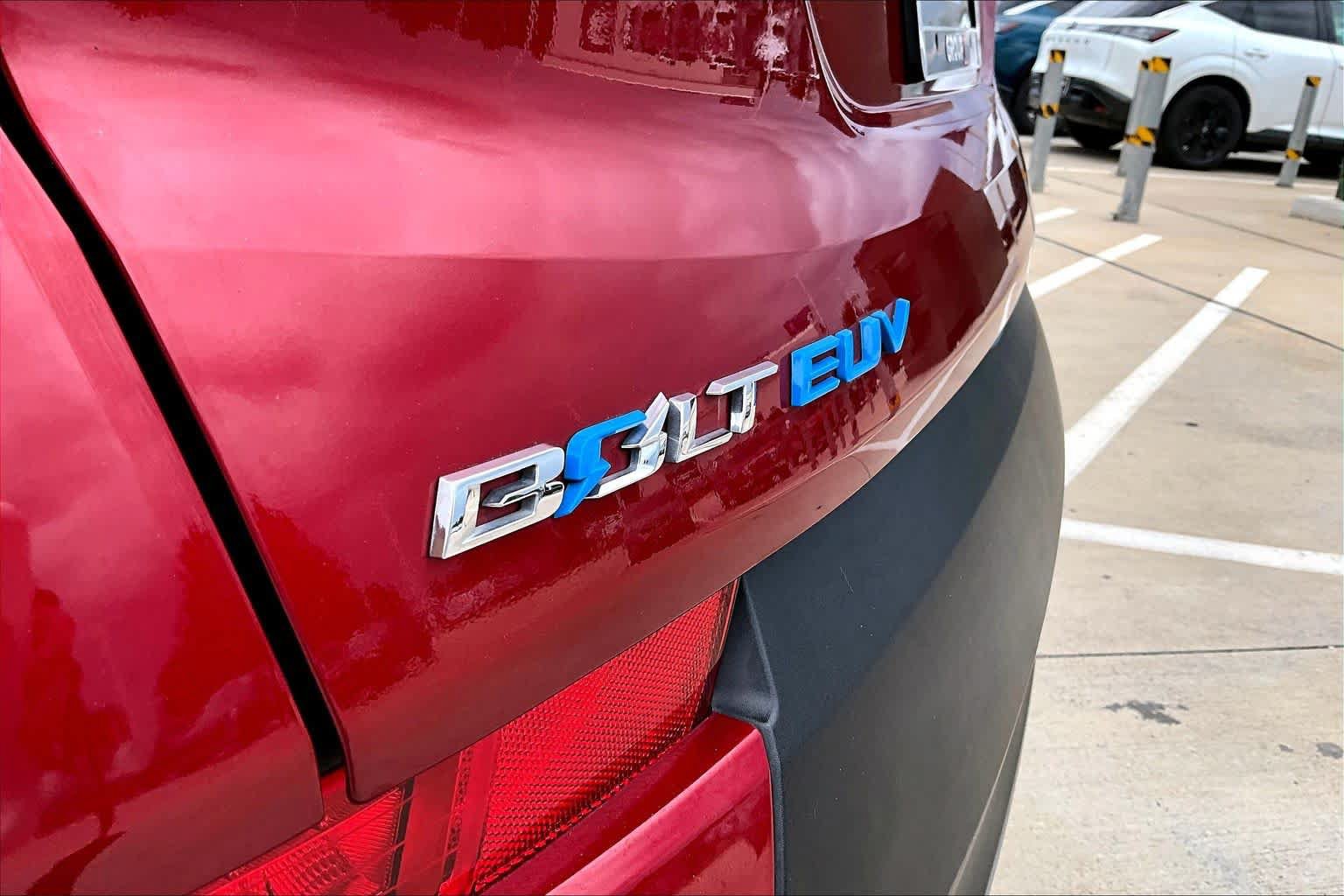 Used 2022 Chevrolet Bolt EUV LT w/ Comfort Package FWD image 29