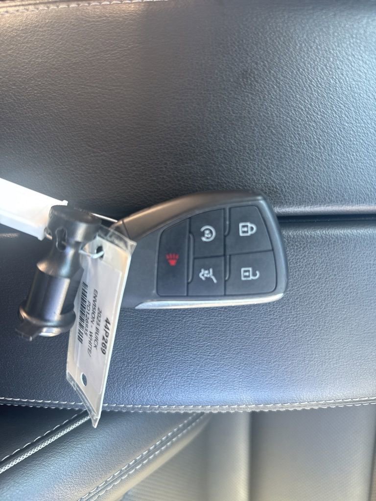 Used 2023 Buick Envision Essence image 38