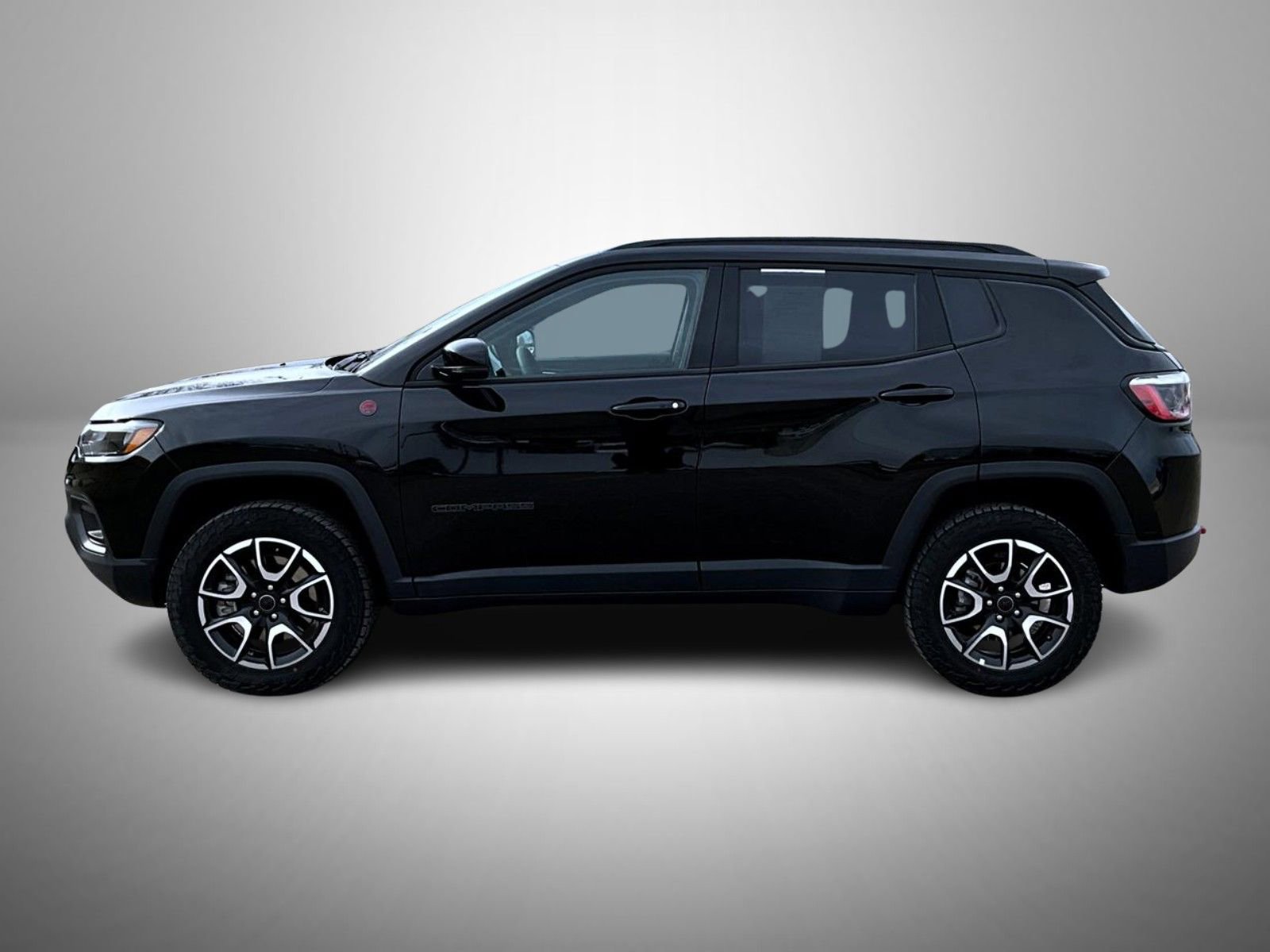 Used 2025 Jeep Compass Trailhawk AWD/4WD image 8