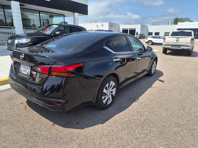 Used 2023 Nissan Altima 2.5 S FWD image 7