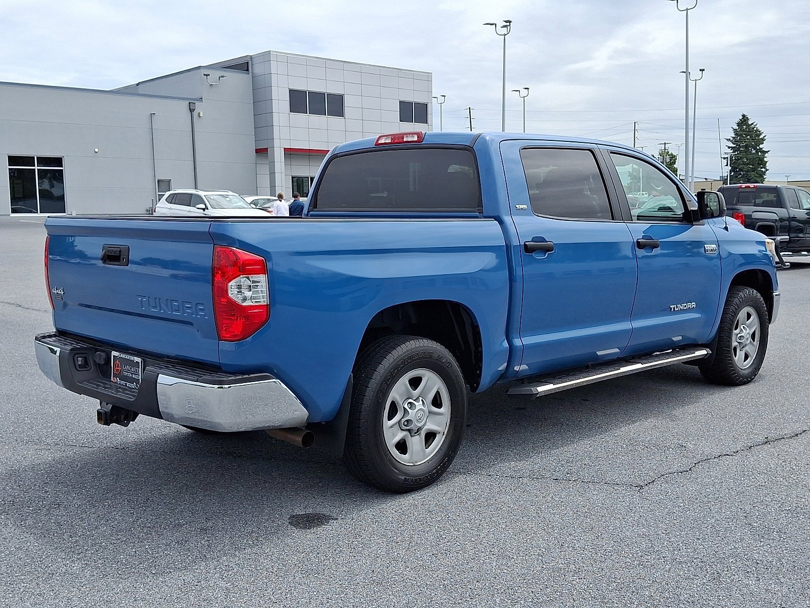 Used 2019 Toyota Tundra SR5 w/ SR5 Upgrade Package AWD/4WD image 7