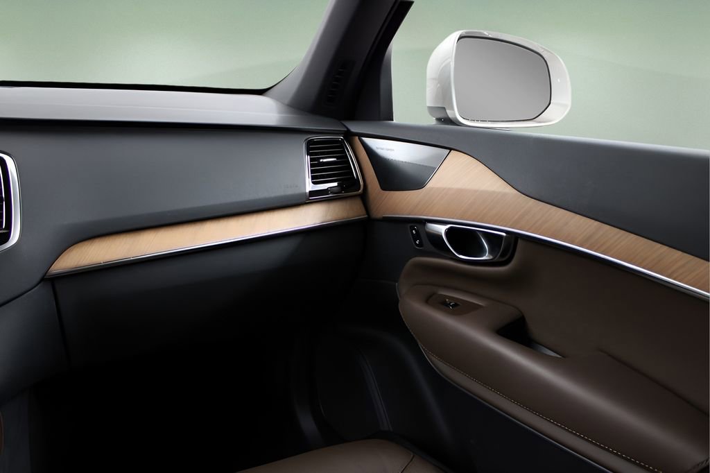 Used 2023 Volvo XC90 B5 Plus w/ Protection Package Premier image 22