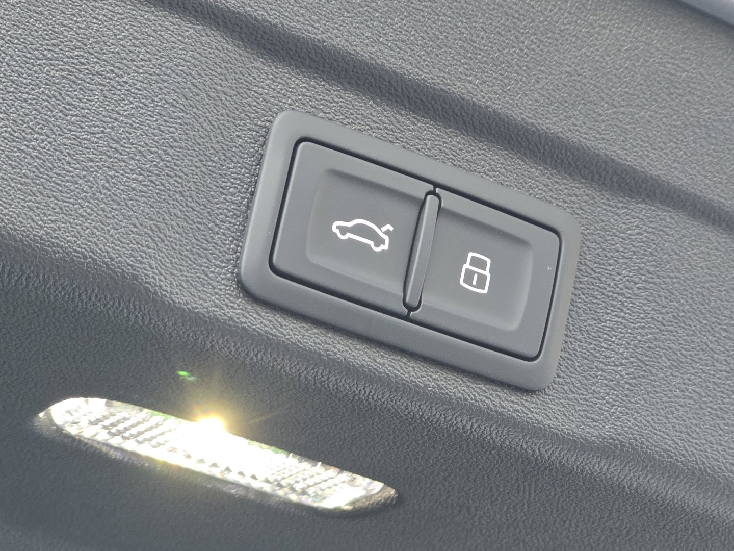 New 2025 Audi A5 2.0T Premium image 17