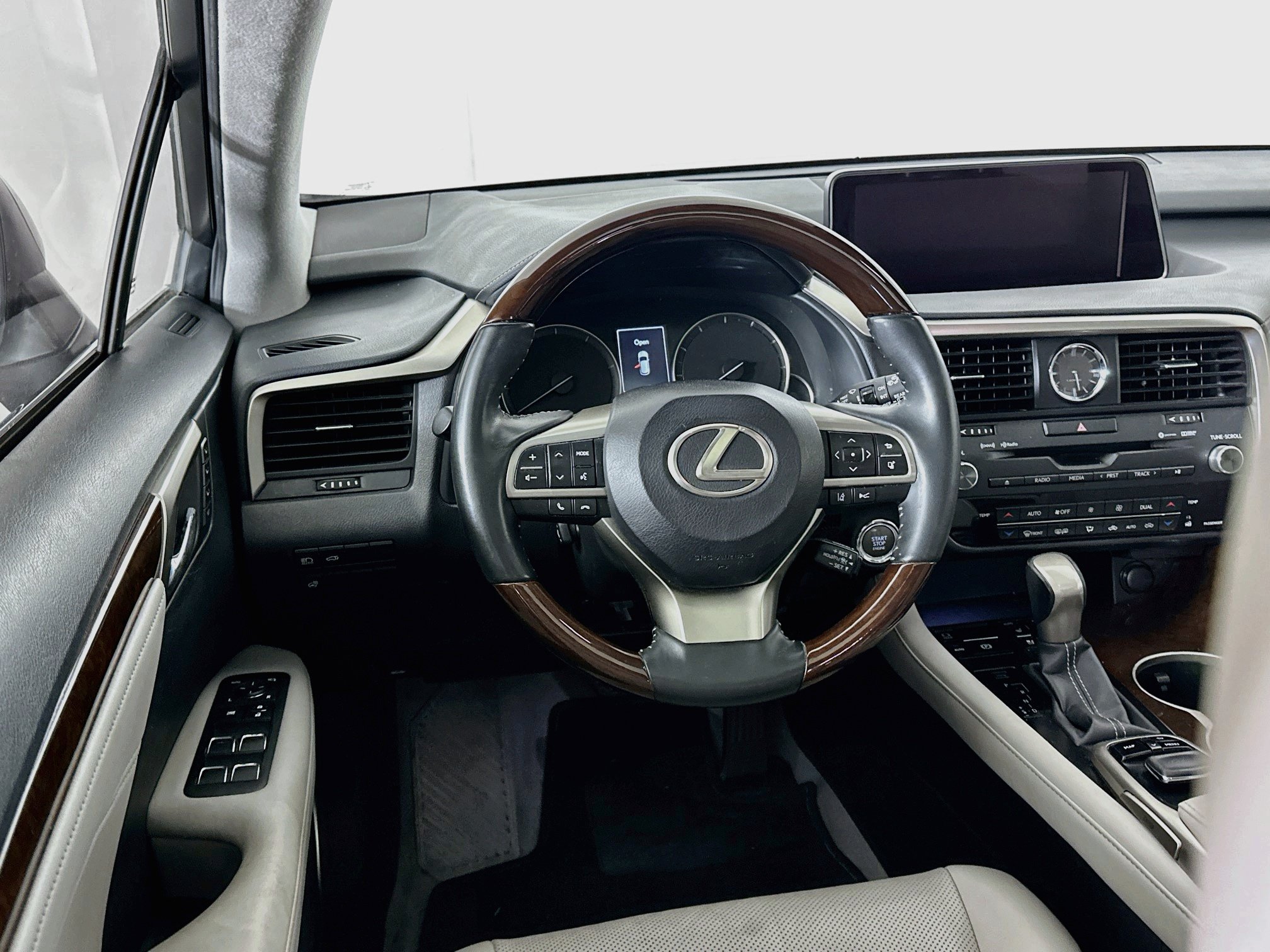 Used 2019 Lexus RX 350 AWD w/ Navigation Package image 18
