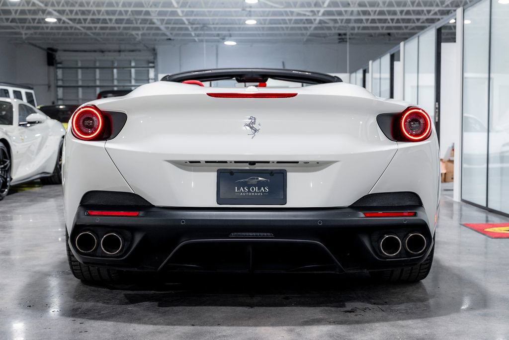 Used 2020 Ferrari Portofino RWD image 23
