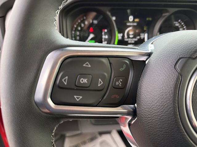 Used 2025 Jeep Wrangler Sahara 4xe image 18