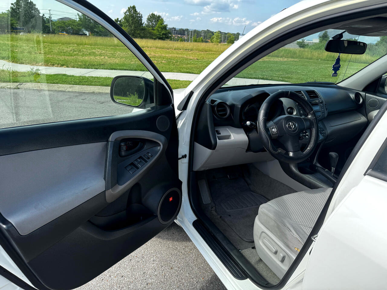 Used 2006 Toyota RAV4 Limited image 8