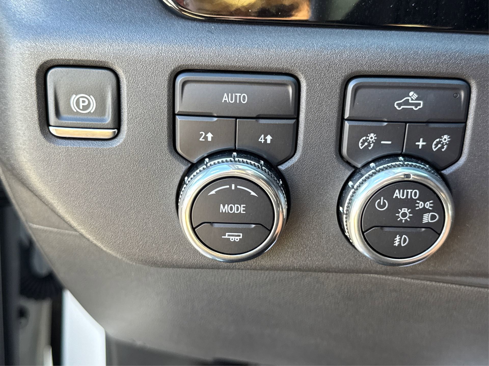 Used 2024 GMC Sierra 1500 Elevation w/ LPO, Elevation Black Package image 23