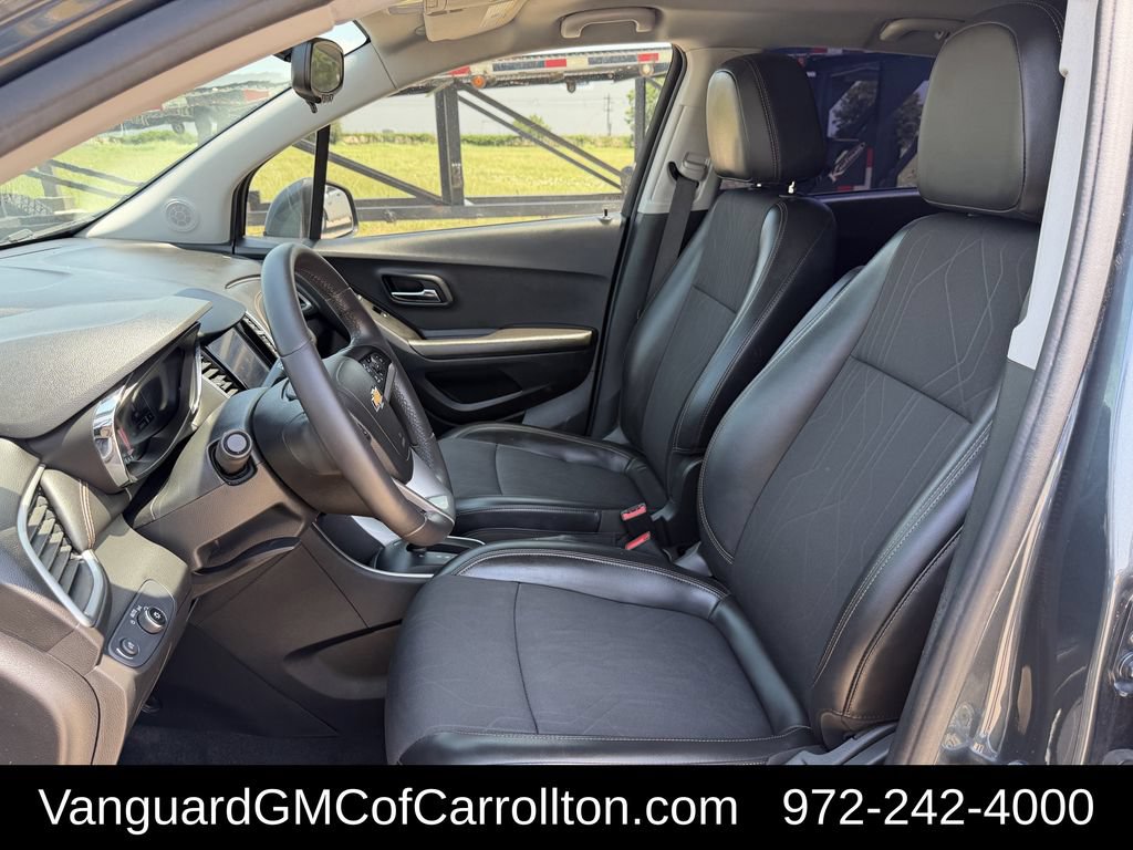 Used 2021 Chevrolet Trax LT w/ LT Convenience Package FWD image 26