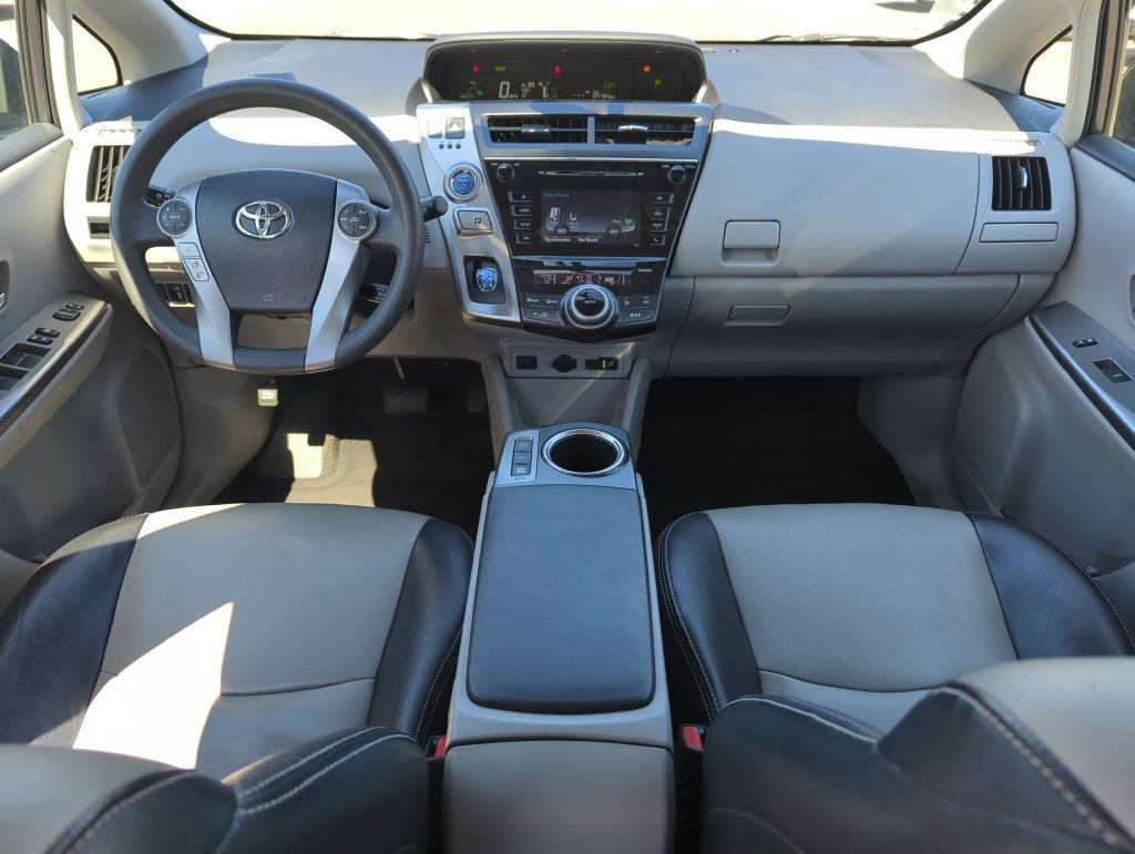Used 2017 Toyota Prius V Two w/ Carpet Mat Package FWD image 15