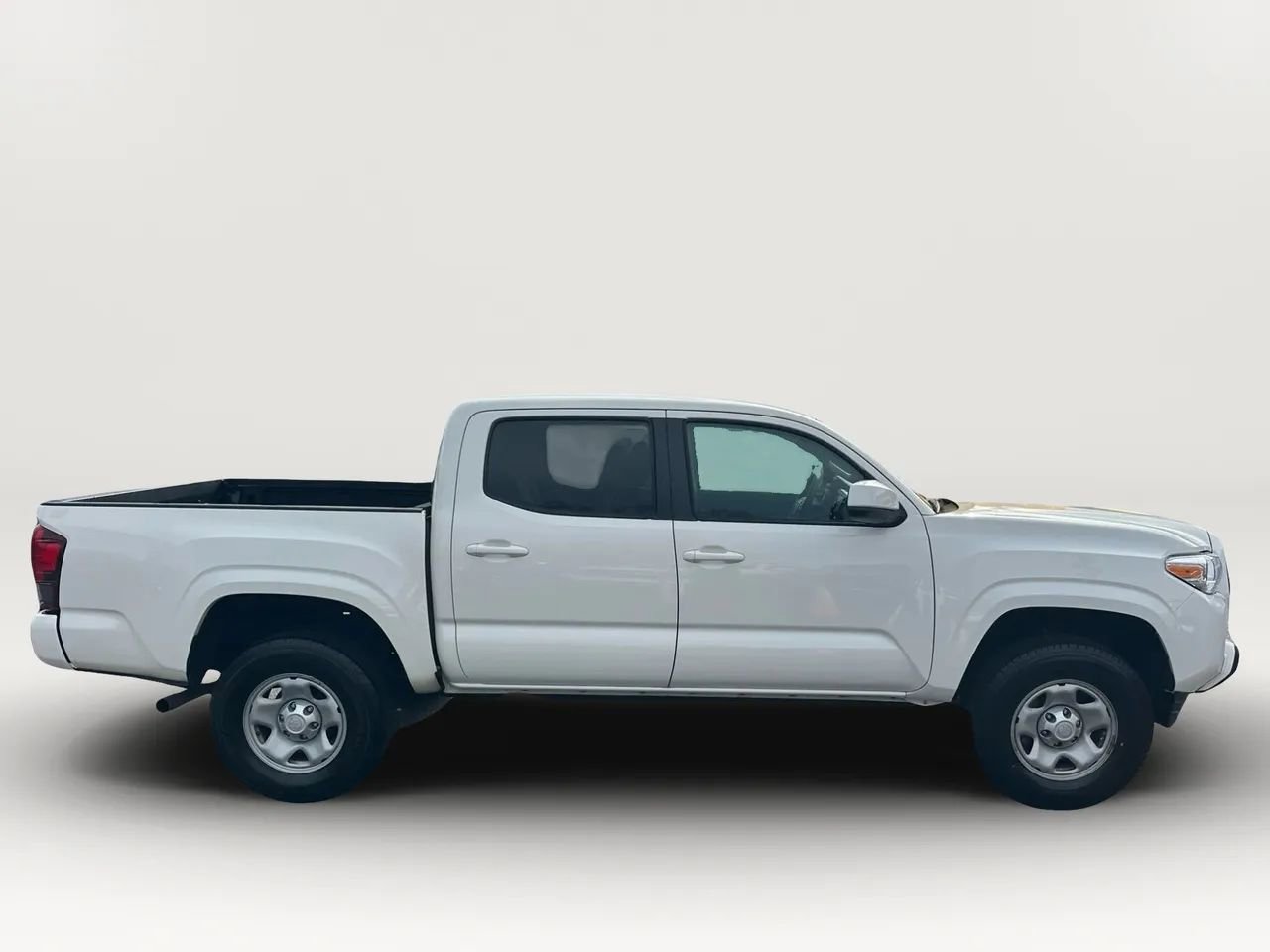 Used 2022 Toyota Tacoma SR w/ SR Convenience Package image 8