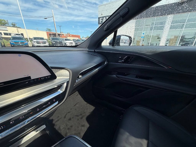 Used 2024 Cadillac Lyriq Luxury w/ LPO, Floor Liner Package AWD/4WD image 41
