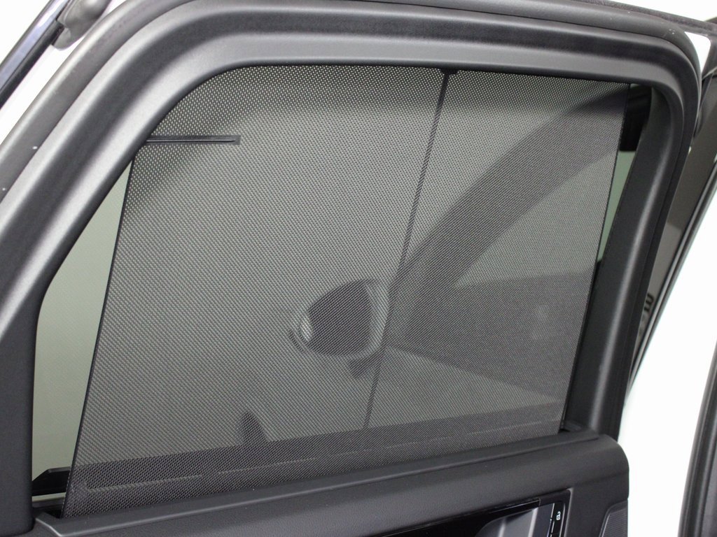 Used 2025 Porsche Cayenne image 33