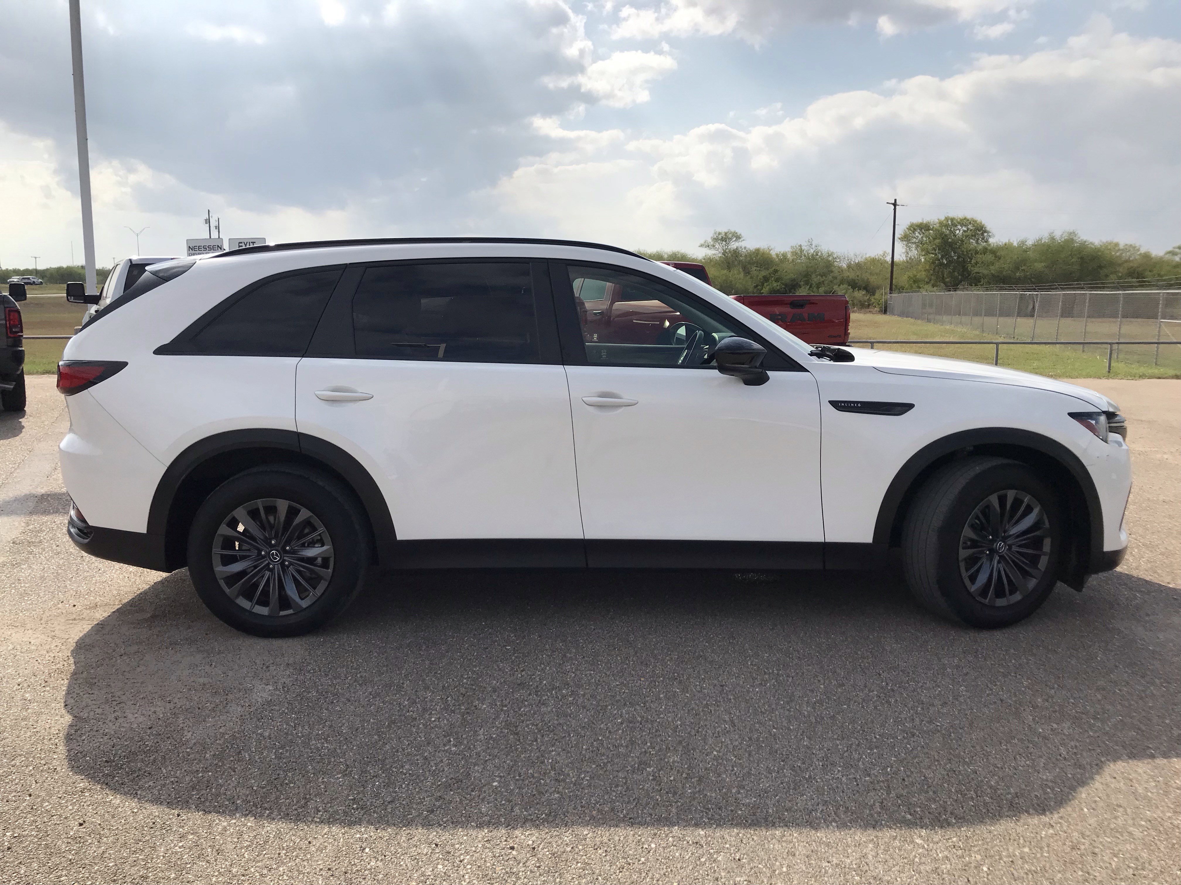 Used 2025 MAZDA CX-70 3.3 Turbo w/ Preferred Package image 8