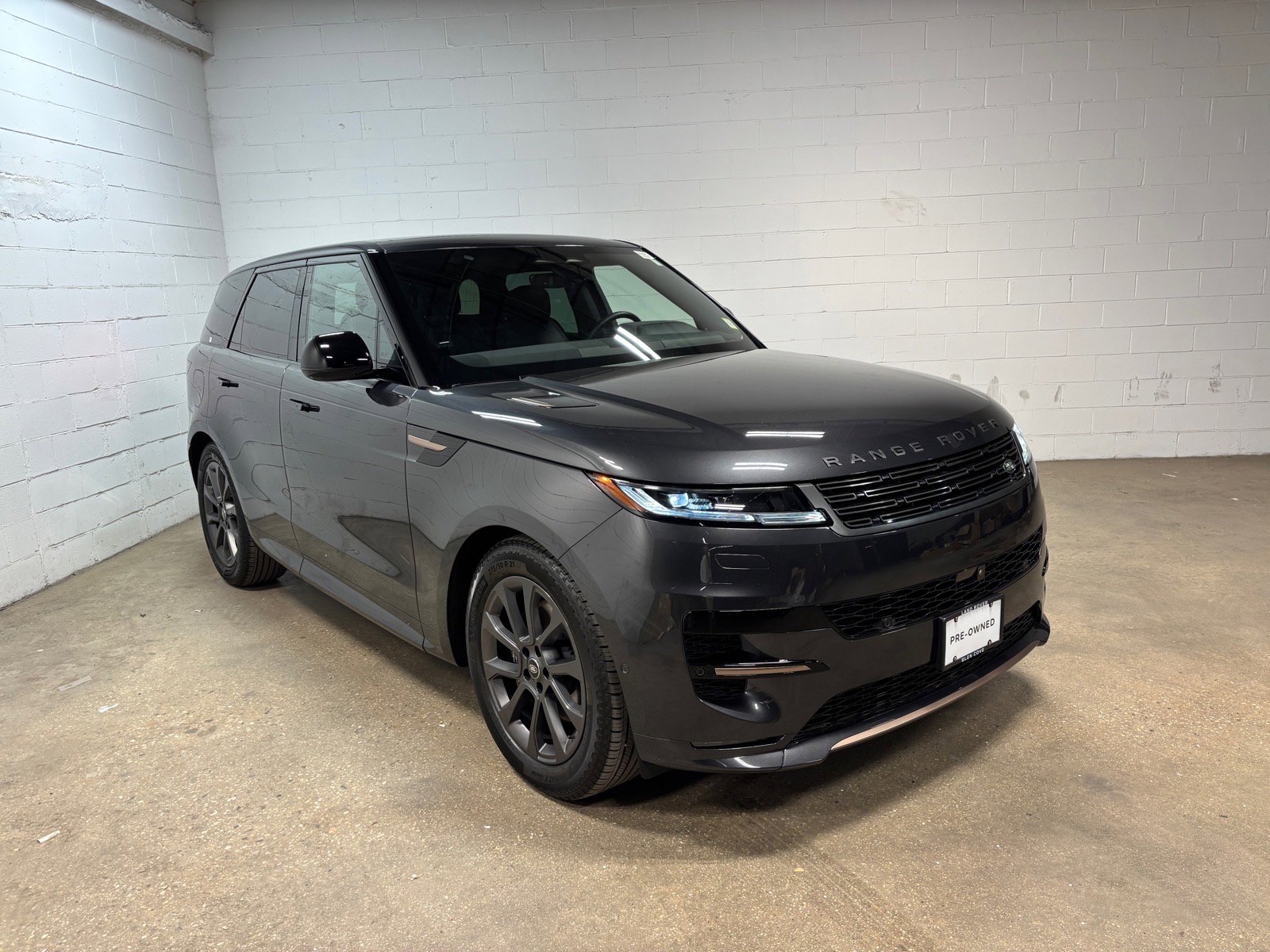 Used 2024 Land Rover Range Rover Sport Dynamic SE AWD/4WD image 4
