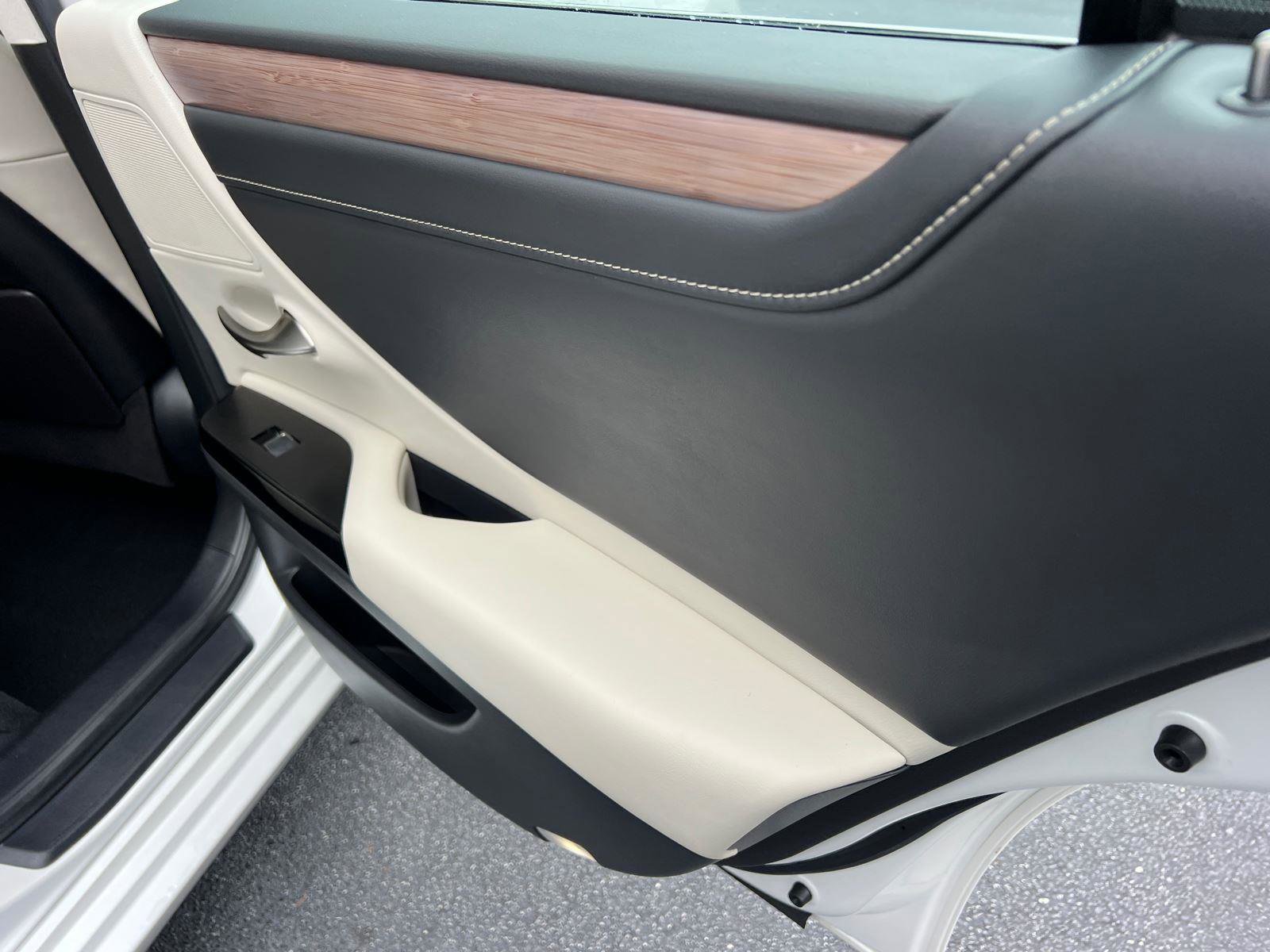 Certified 2023 Lexus ES 350 w/ Premium Package image 17