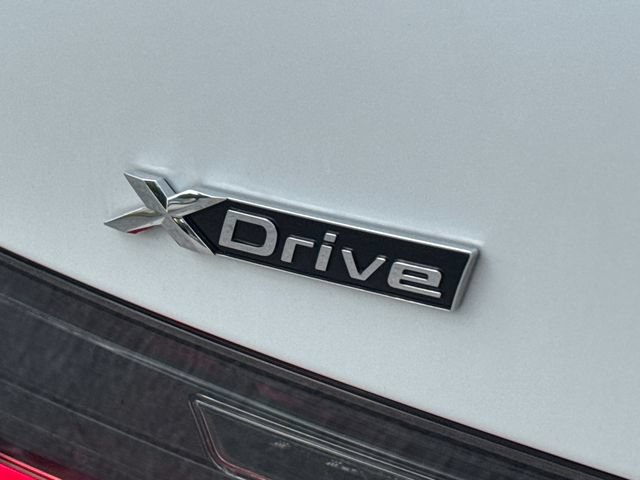 Used 2025 BMW 330i xDrive Sedan AWD/4WD image 10