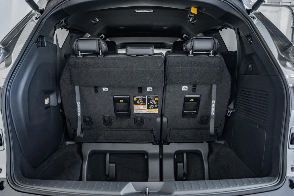 New 2026 Toyota Sienna Limited image 10