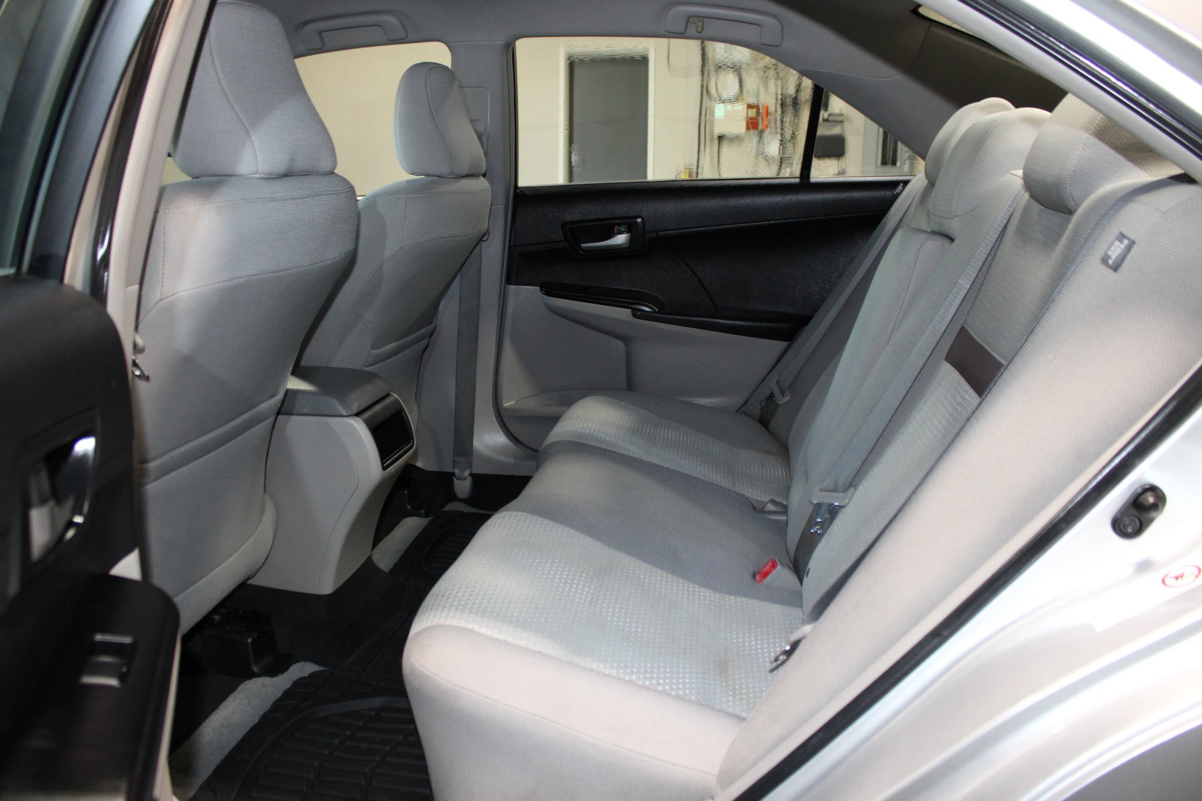 Used 2012 Toyota Camry LE FWD image 20