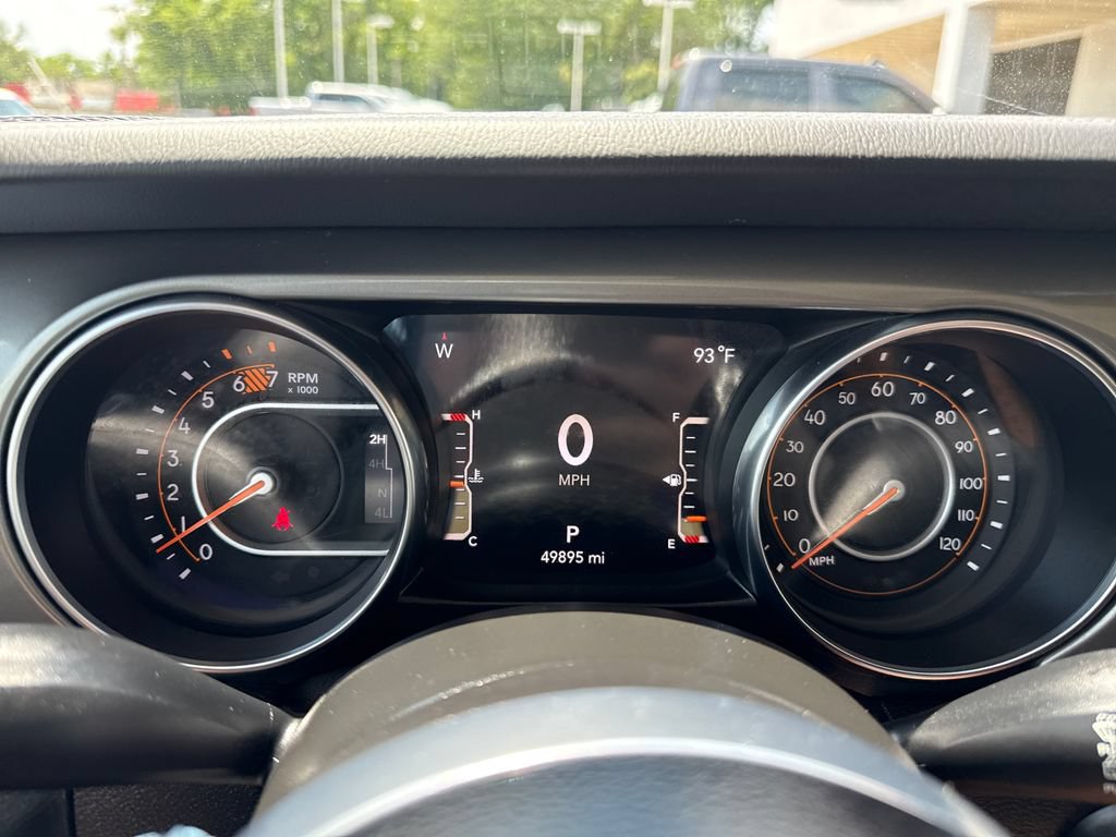 Used 2023 Jeep Wrangler Unlimited Sahara AWD/4WD image 15